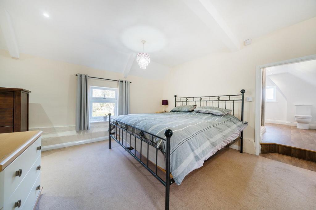 2nd view MASTER BEDROOM.jpg