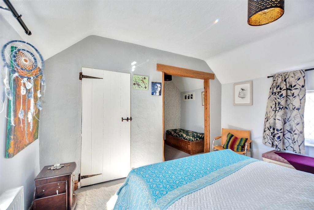 Bedroom 1 4.jpeg