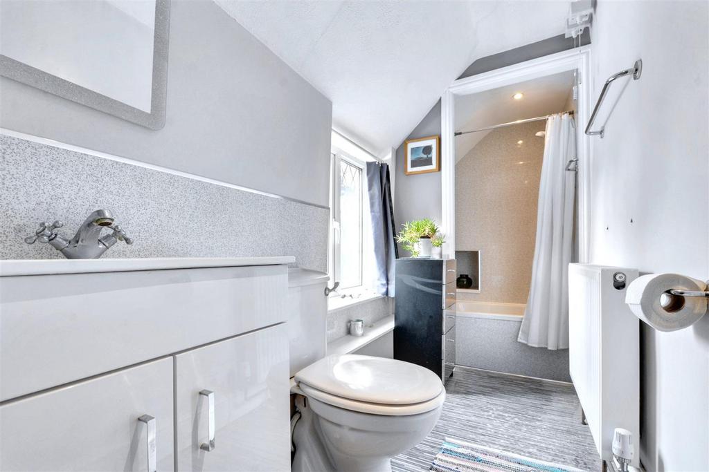 En suite bathroom