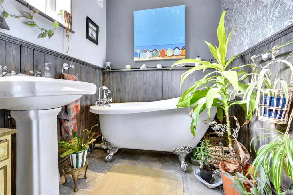 Shower/bathroom