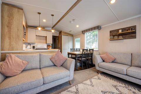 undefined, 18 Flying Horseshoe Caravan Park, Clapham Station