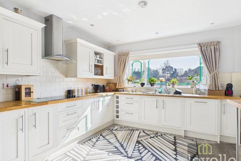 4 bedroom detached bungalow for sale, saltfleet road , Theddlethorpe LN12