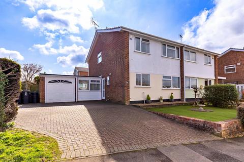 81 Thornhill, North Weald, Epping, CM16 6DW