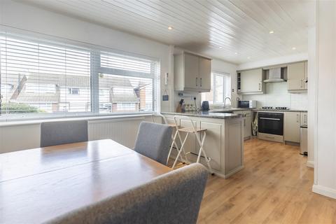 81 Thornhill, North Weald, Epping, CM16 6DW