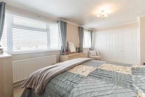 81 Thornhill, North Weald, Epping, CM16 6DW