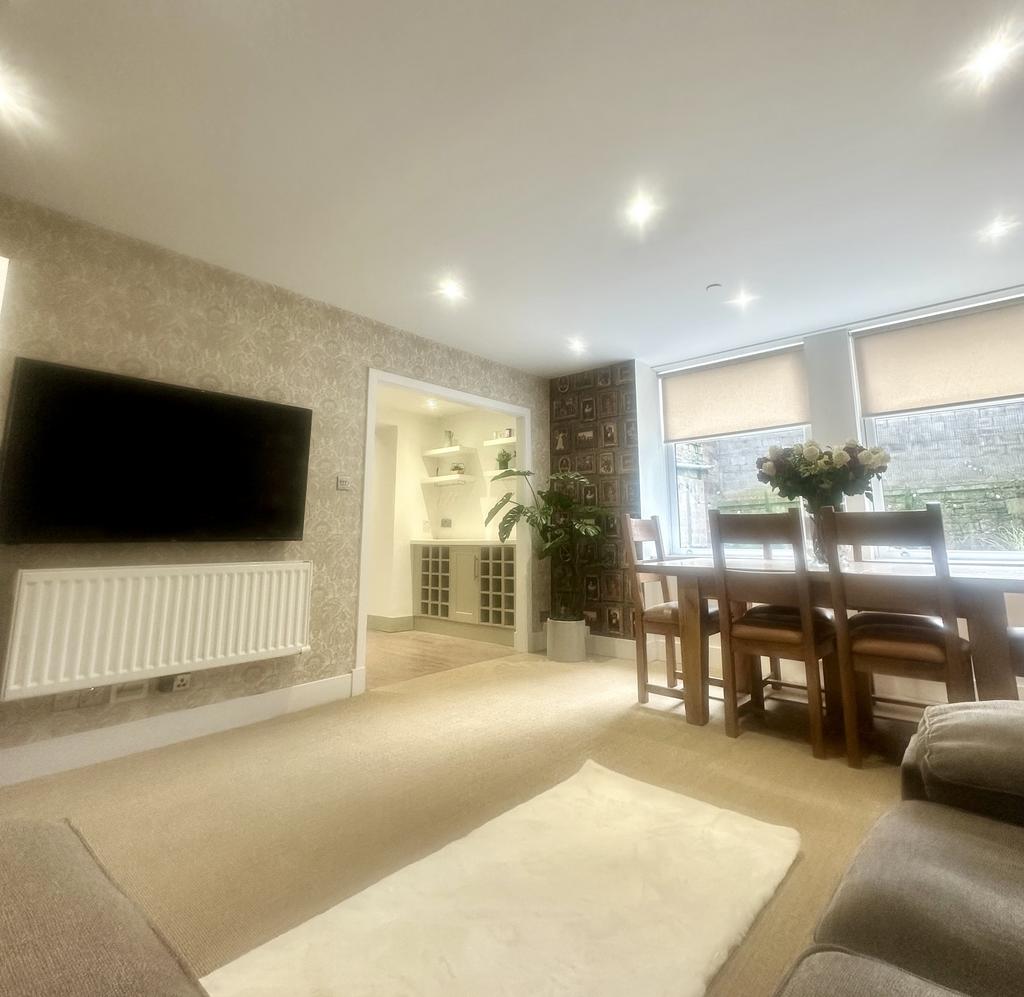 Living room (b)