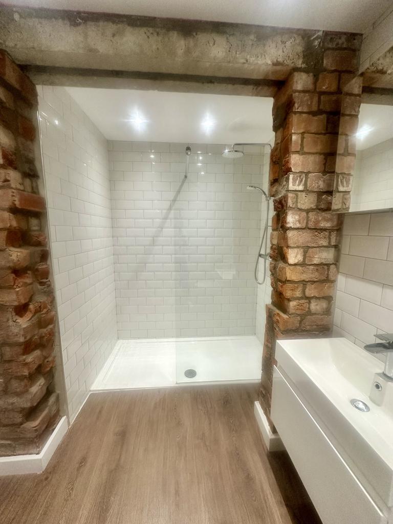 Shower room (a)