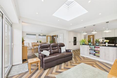 3 Capel Close, Kingsgate, Broadstairs, CT10 3LR