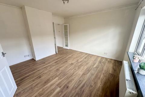 3 bedroom terraced house to rent, Ensign Way, Stanwell, Staines-upon-Thames, TW19