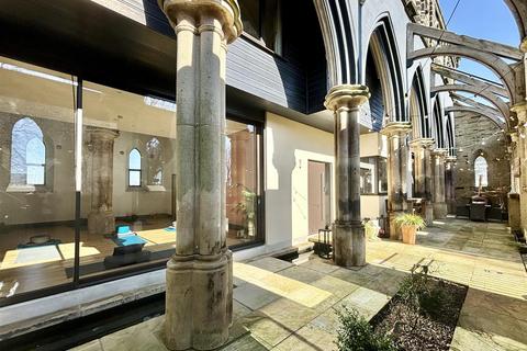 4 bedroom detached house for sale, Halifax Road, Bradford BD13