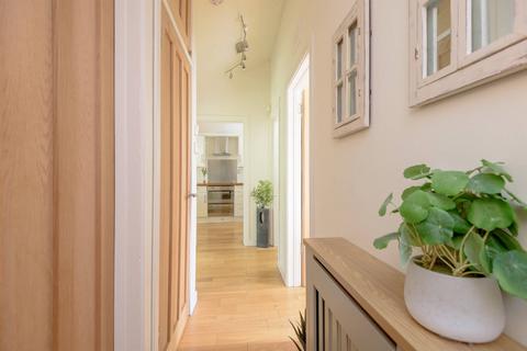 8 The Falcons, Gullane, EH31 2EB