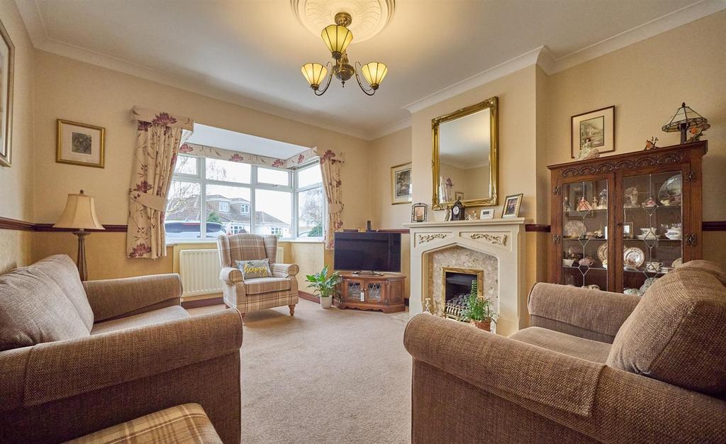 Lounge to front