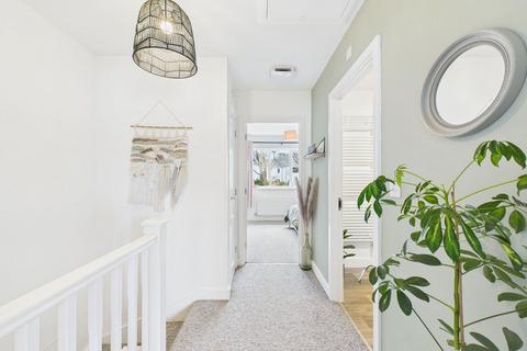 13 Gwartha Close, St Austell, PL25 3GF