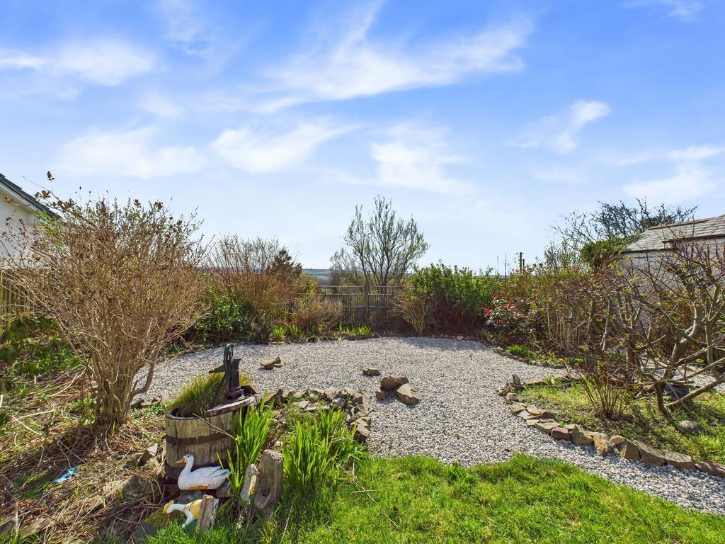 Garden Alt