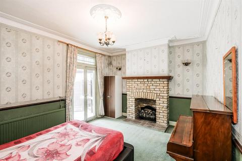 4 bedroom house for sale, Hall Lane, Chingford