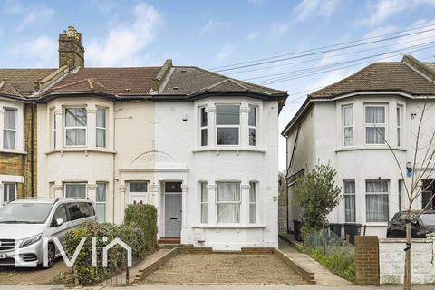 38a Bensham Manor Road, Thornton Heath, CR7 7AA