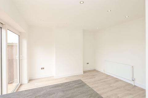 10 Bramley Drive, Sheffield, S13 8TW
