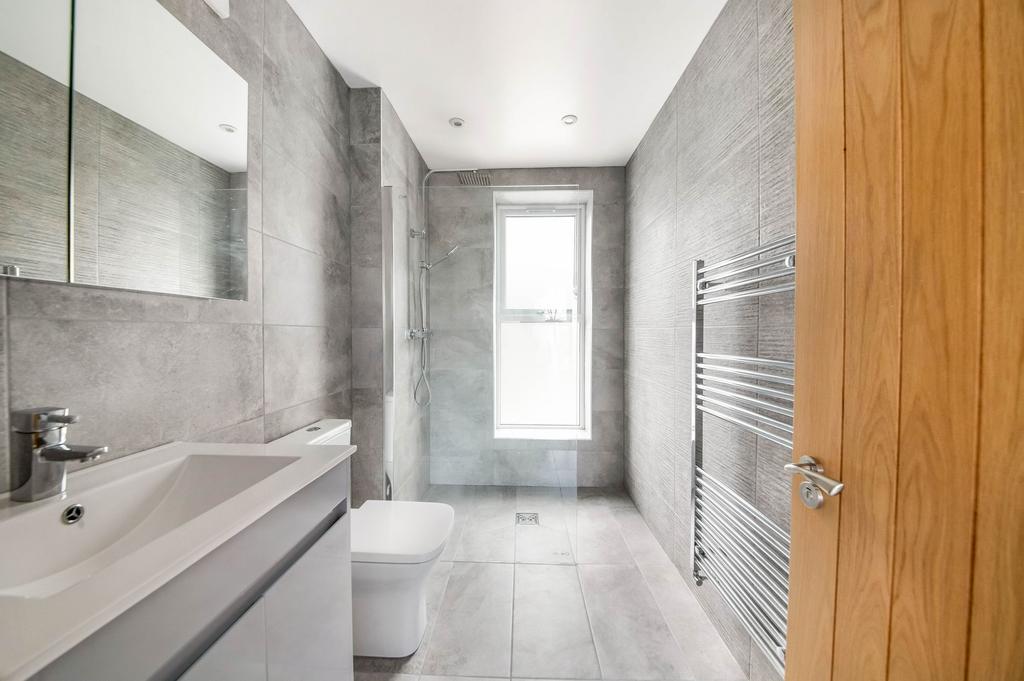 Bedroom two en suite