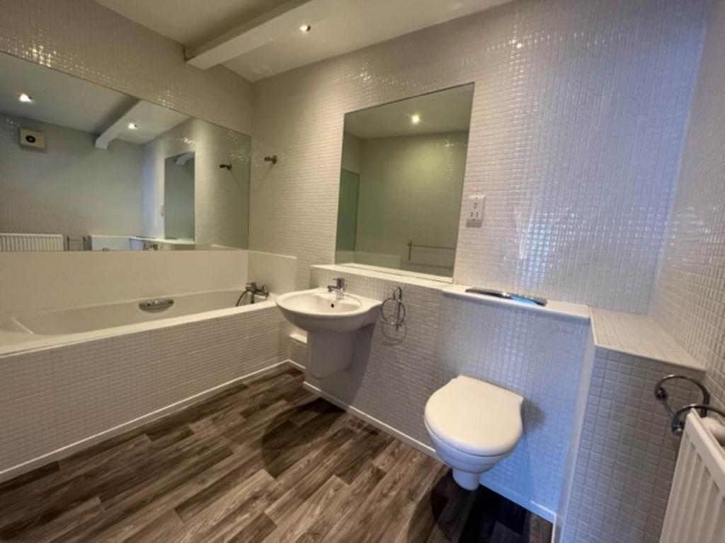 Bathroom2