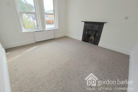 3 bedroom flat to rent, Foxholes Road, Bournemouth BH6