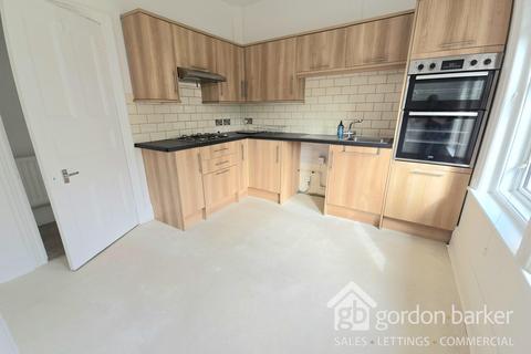 3 bedroom flat to rent, Foxholes Road, Bournemouth BH6