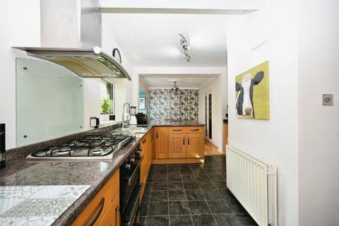 4 bedroom end of terrace house for sale, West View Court, Yeadon, Leeds