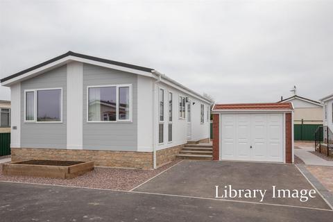2 bedroom park home for sale, Lillybrook Estate, Lyneham, Chippenham