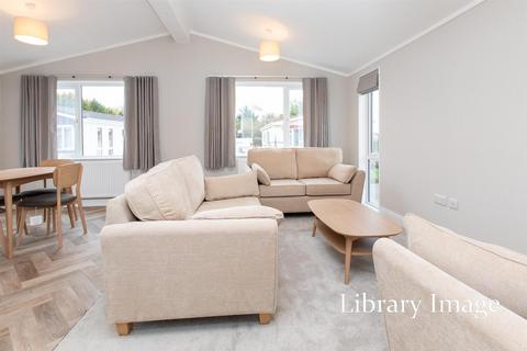 2 bedroom park home for sale, Lillybrook Estate, Lyneham, Chippenham