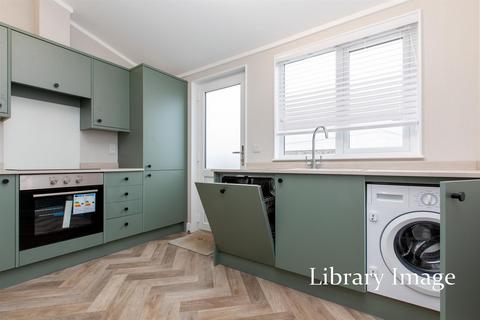 2 bedroom park home for sale, Lillybrook Estate, Lyneham, Chippenham