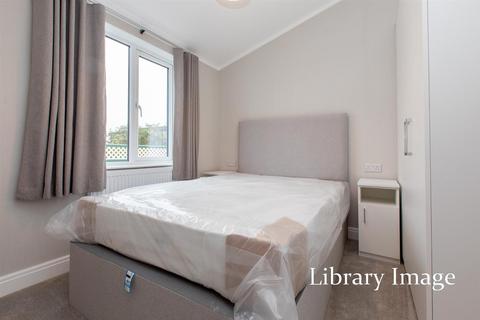 2 bedroom park home for sale, Lillybrook Estate, Lyneham, Chippenham