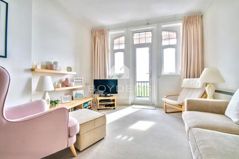 3 bedroom flat for sale, The Esplanade, Frinton-on-Sea CO13