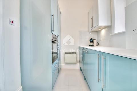 3 bedroom flat for sale, The Esplanade, Frinton-on-Sea CO13
