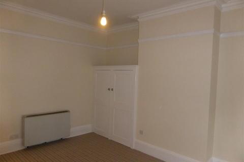 1 bedroom ground floor flat to rent, St Georges Avenue, Kingsthorpe, NN2