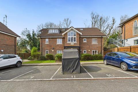 1 bedroom flat for sale, Whitethorn Avenue, Coulsdon CR5