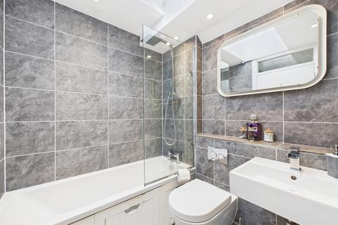 1 bedroom flat for sale, Whitethorn Avenue, Coulsdon CR5