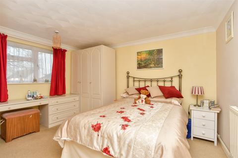 2 bedroom ground floor maisonette for sale, McKenzie Road, Chatham ME5