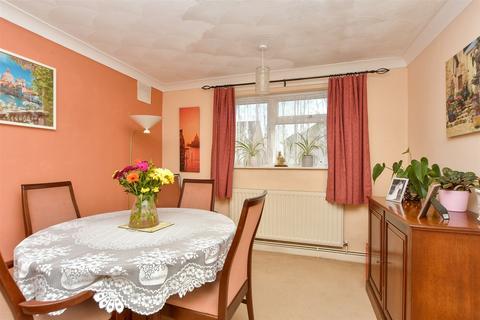 2 bedroom ground floor maisonette for sale, McKenzie Road, Chatham ME5
