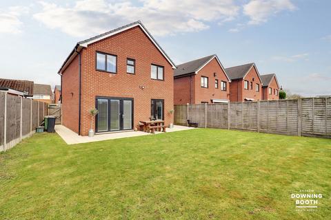 4 bedroom link detached house for sale, Sunnyside, Walsall WS9