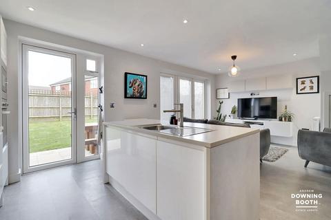 4 bedroom link detached house for sale, Sunnyside, Walsall WS9