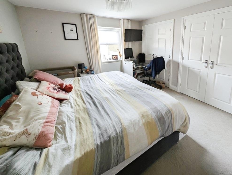 Bed 1.jpg