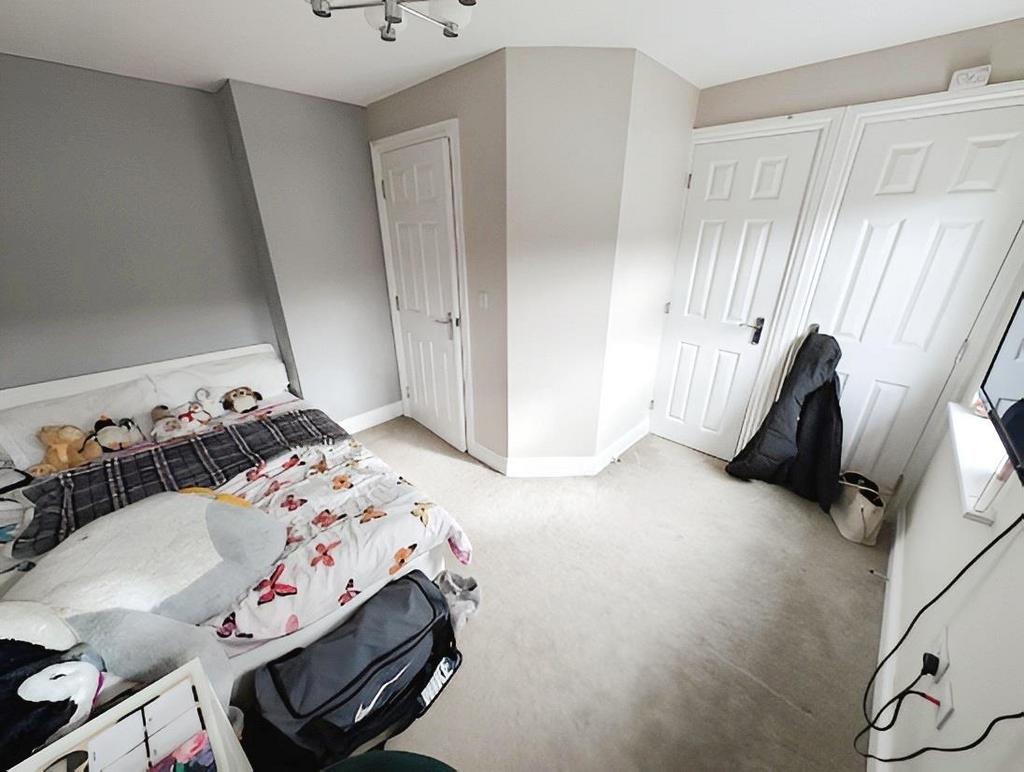 Bed 3a.jpg