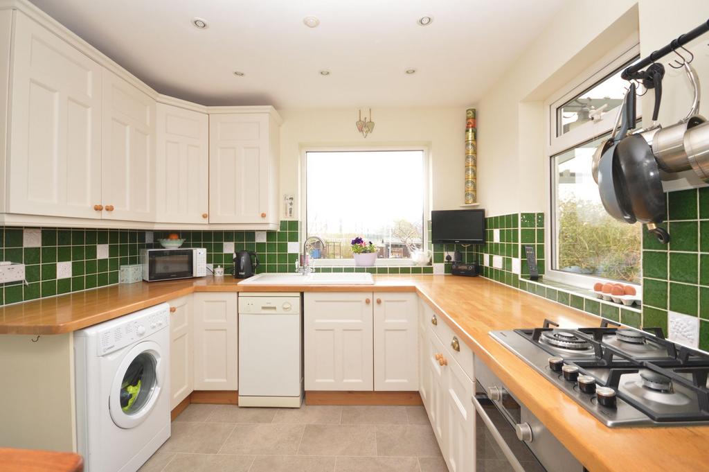 Kitchen / Breakfast Room