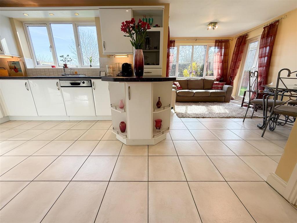 Openplan kitchen family room