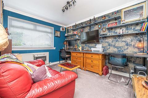 107 Garvock Hill, Dunfermline, KY12 7RW