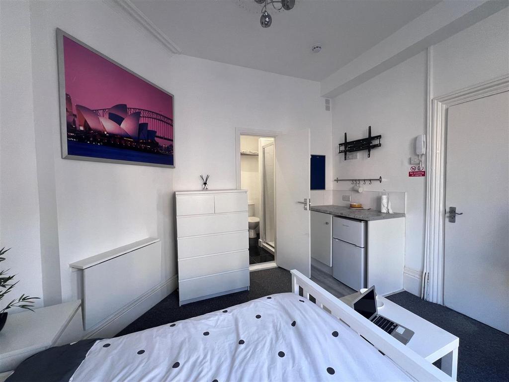 Room 1 updated large picture 2.jpg