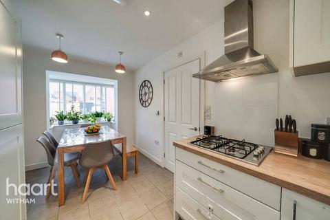 3 bedroom semi-detached house for sale, Brown Close, Witham