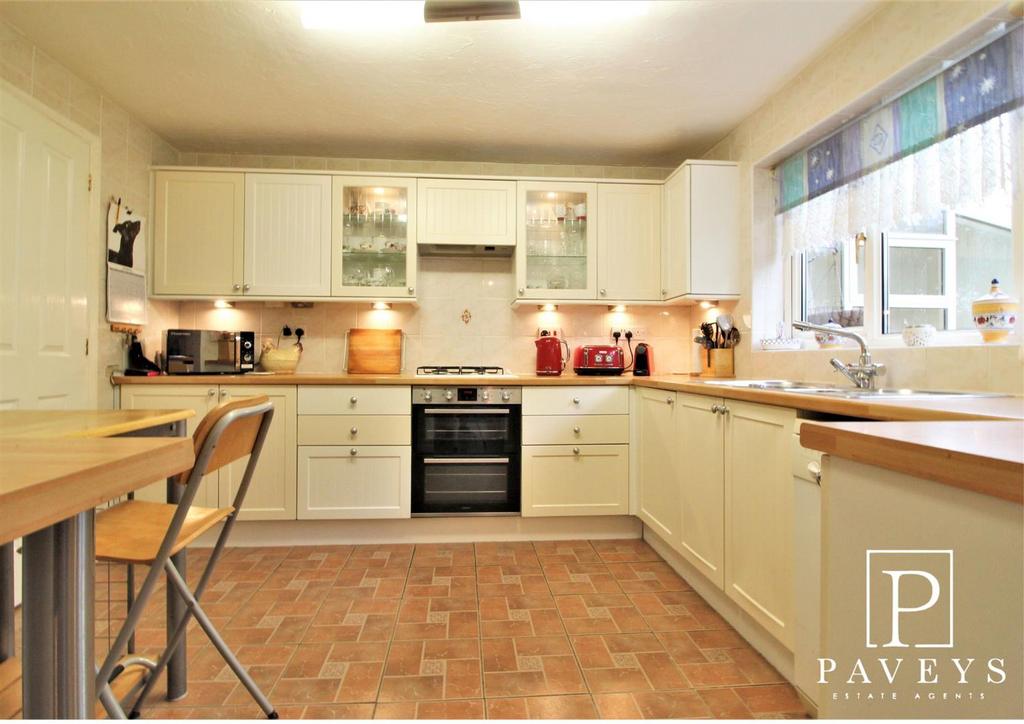 Kitchen breakfast room