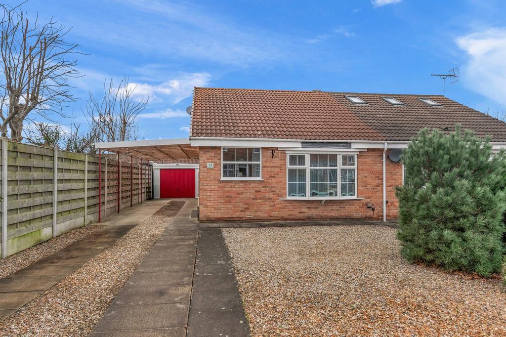 Knapton Close, Strensall, York, YO32 2 bed semi-detached bungalow for ...