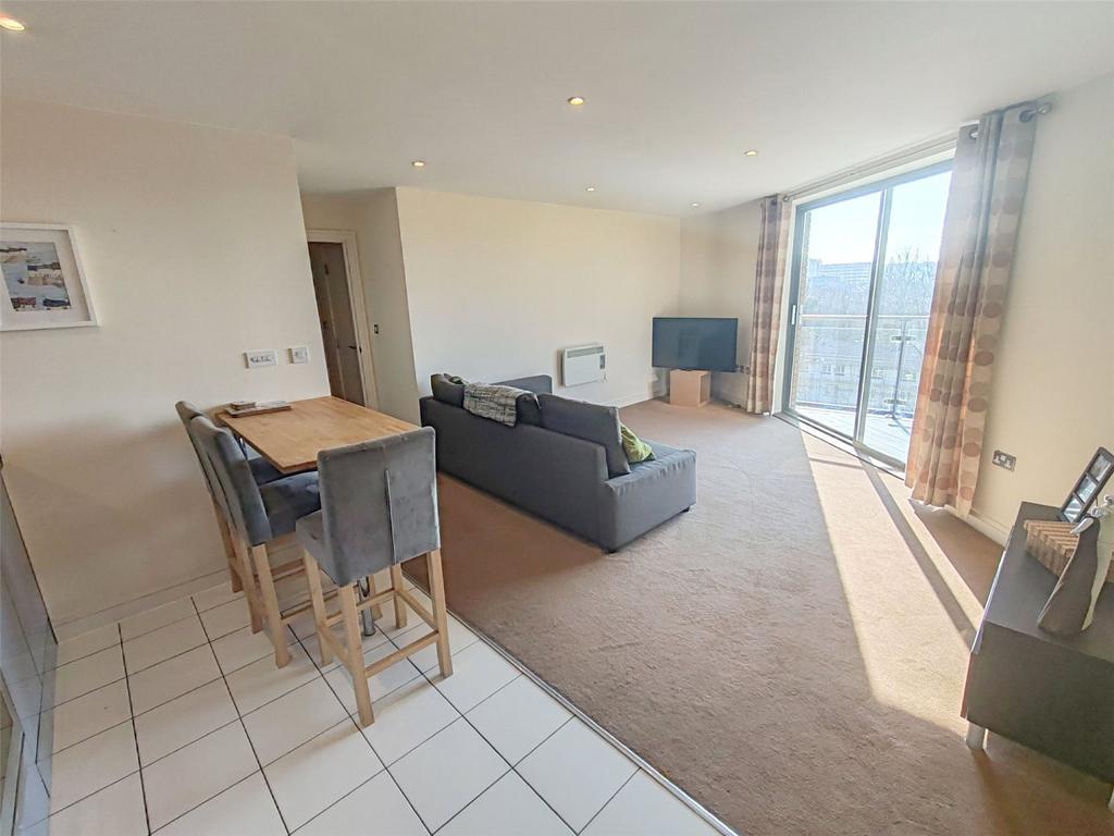 Lounge/Kitchen