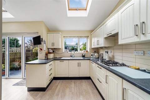 86 Forest Glade, London, E4 9RJ